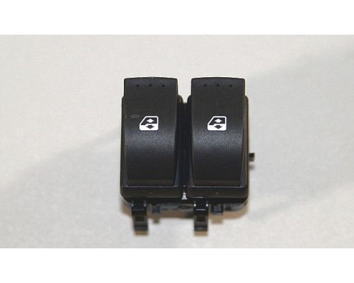Перемикач склопідйомника (водійський на 2 кнопки) на Renault Trafic 2001 - RENAULT - 8200108269