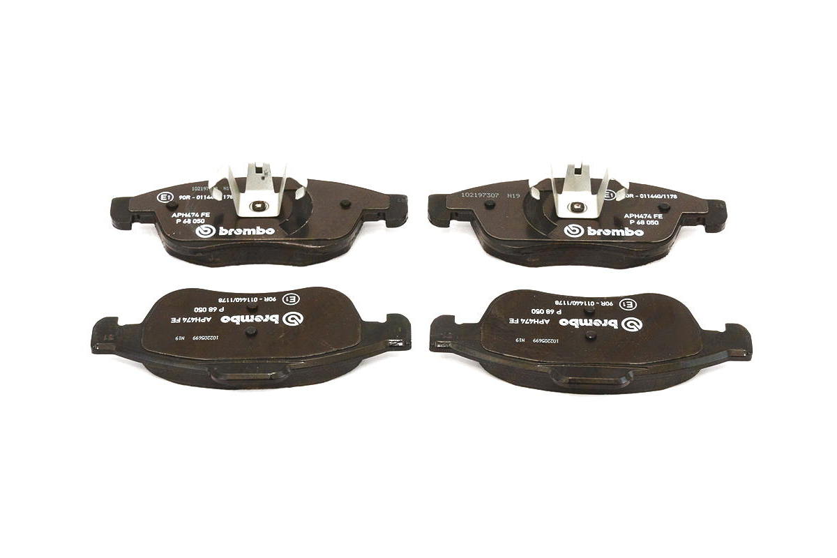 Дисковые тормозные колодки (передние) на Renault Megane III 2009-2016 - Brembo - P68050