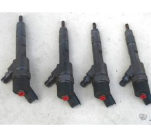 Форсунка на Renault Trafic, Opel Vivaro, Nissan Primastar 2001- 1.9dCi - Оригинал RENAULT - 8200238528