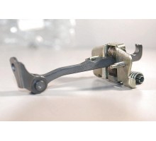 Ограничитель открытия передней двери на Renault Trafic 2001 - Renault (Оригинал) - 7700311823