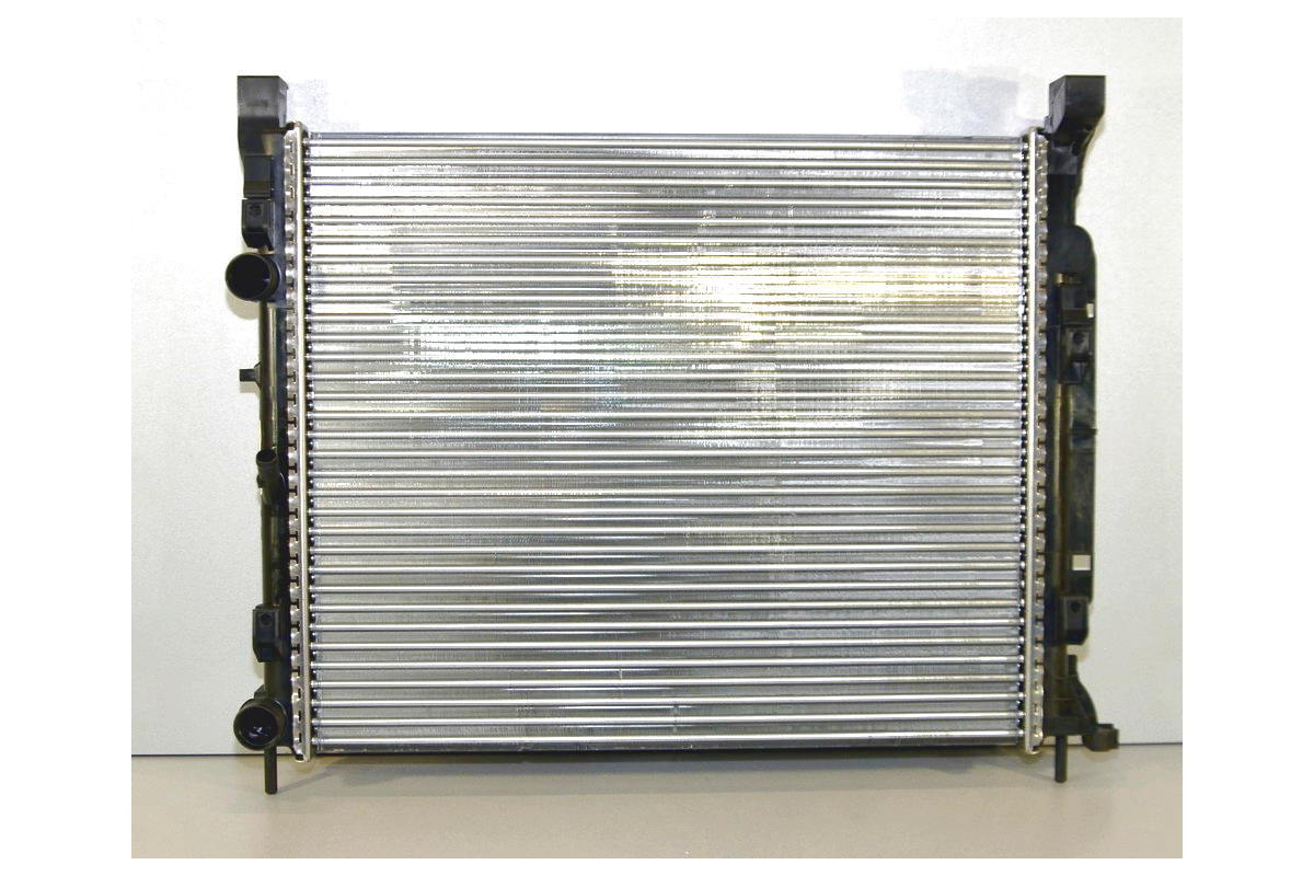 Радиатор охлаждения двигателя 1.5dCi + 1.2 Tce + 1.6 16V (+AC) 560x490x24 - Nissens (Дания) -NIS 637623