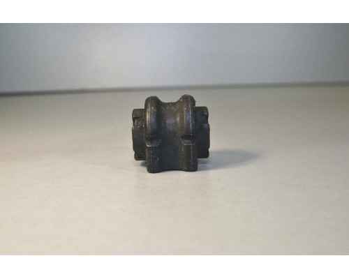 Втулка стабилизатора переднего на Renault Kangoo II 2008 - Hutchinson - 590210