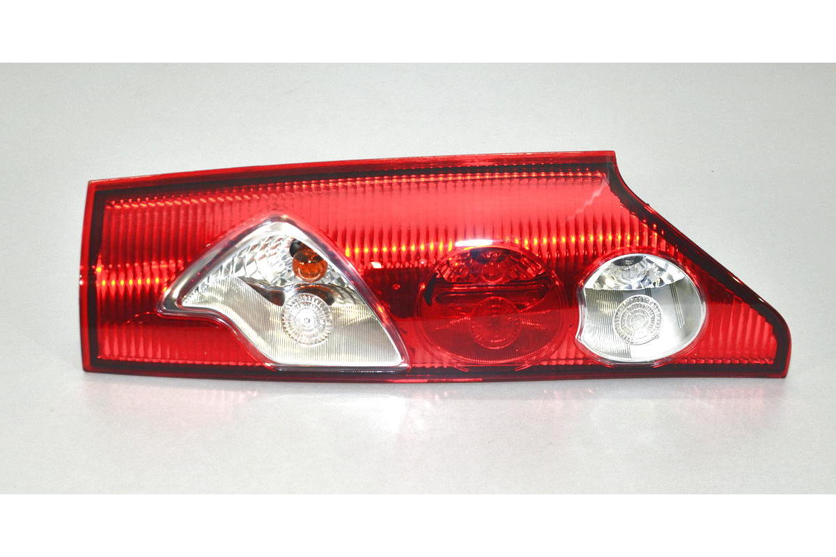 Задний фонарь (R, правый) дверь ляда на Renault Kangoo II 2008-2012 Renault (Оригинал) 8200419945 Задний фонарь (R, правый) дверь ляда на Renault Kangoo II 2008-2012 Renault (Оригинал) 8200419945