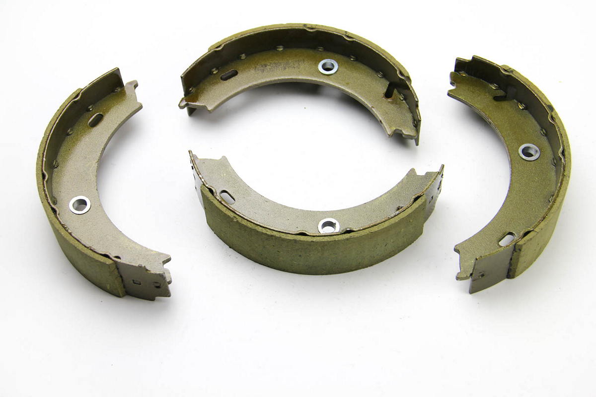 Колодки ручника (без пружинок, со сдвоенным колесом) VW LT 46 1996-2006 08-047 ZILBERMANN (Германия) Колодки ручника (без пружинок, со сдвоенным колесом) VW LT 46 1996-2006 08-047 ZILBERMANN (Германия)