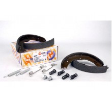 Колодки ручника (с пружинками) MB Sprinter 906 2006- 4206 AUTOTECHTEILE (Германия)