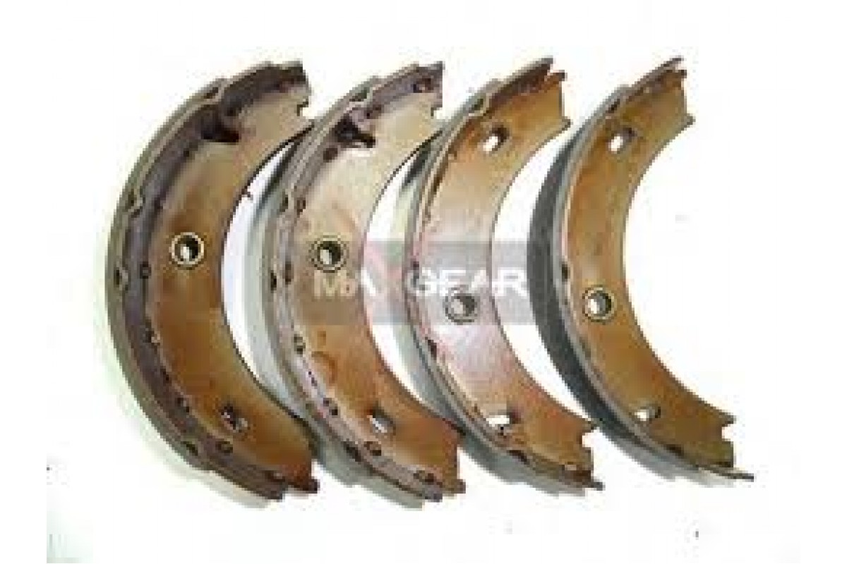 Колодки ручника (со сдвоенным колесом, без пружинок) MB Sprinter 408-416 1995-2006 19-0304 MAXGEAR (Польша) Колодки ручника (со сдвоенным колесом, без пружинок) MB Sprinter 408-416 1995-2006 19-0304 MAXGEAR (Польша)