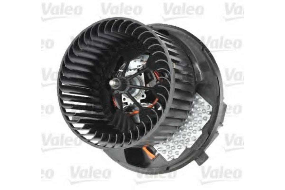 Моторчик печки (с автоматическим кондиционером) VW Caddy III 2004- 698811 VALEO (Франция) Моторчик печки (с автоматическим кондиционером) VW Caddy III 2004- 698811 VALEO (Франция)