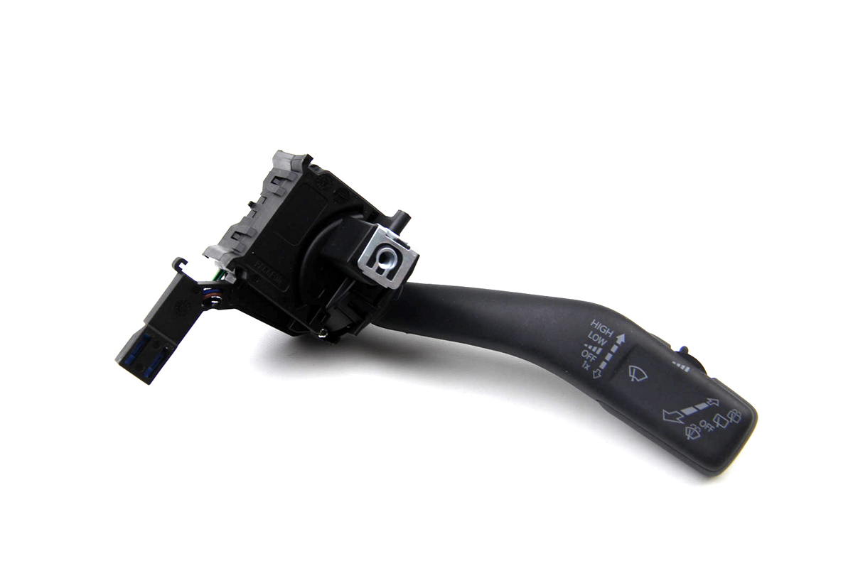 Переключатель стеклоочистителя (гитара) VW Caddy III 04- 15020408 TUNCH Переключатель стеклоочистителя (гитара) VW Caddy III 04- 15020408 TUNCH