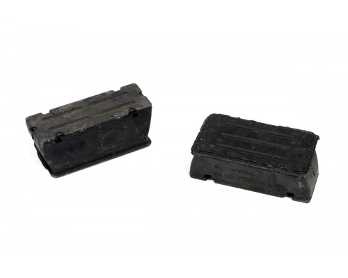Подушка нижняя (левая) передней пластиковой рессоры VW LT 28-46 1996-2006 9013222119 ROTWEISS (Турция)