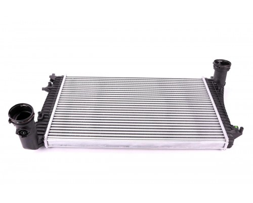 Радиатор интеркулера (двигатель BLS / BSU / BMM) VW Caddy III 1.9TDI / 2.0TDI 103kW 04-10 30199 NRF (Нидерланды)