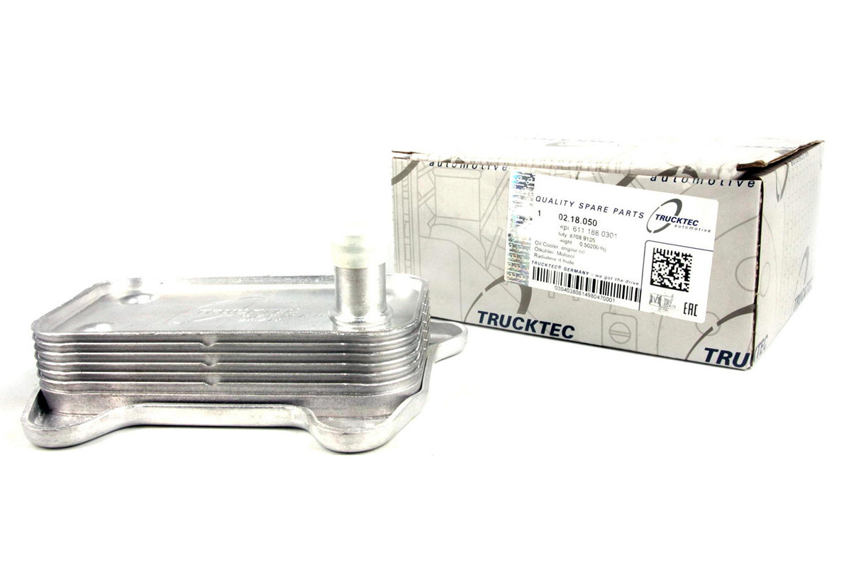 Радиатор масляный / теплообменник (двигатель OM646) MB Vito 639 2.2CDI 03- 02.18.050 TRUCKTEC (Германия) Радиатор масляный / теплообменник (двигатель OM646) MB Vito 639 2.2CDI 03- 02.18.050 TRUCKTEC (Германия)