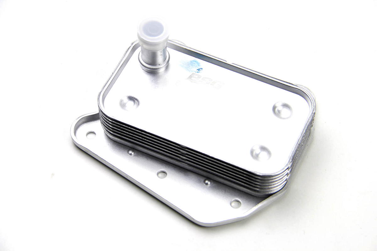Радиатор масляный / теплообменник (двигатель OM646) MB Vito 639 2.2CDI 03- 60-506-002 BSG (Турция) Радиатор масляный / теплообменник (двигатель OM646) MB Vito 639 2.2CDI 03- 60-506-002 BSG (Турция)