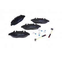 Тормозные колодки передние (с датчиком, система Bosch) MB Vito 639 2003- P50050 BREMBO (Италия)