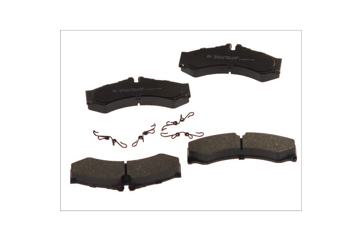 Тормозные колодки передние (со сдвоенным колесом) VW LT 46 1996-2006 05P633 LPR (Италия) Тормозные колодки передние (со сдвоенным колесом) VW LT 46 1996-2006 05P633 LPR (Италия)