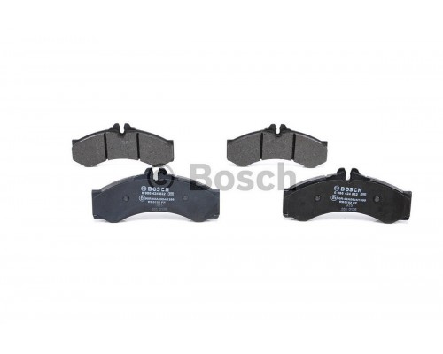 Тормозные колодки передние (со сдвоенным колесом) VW LT 46 1996-2006 0986424832 BOSCH (Германия)
