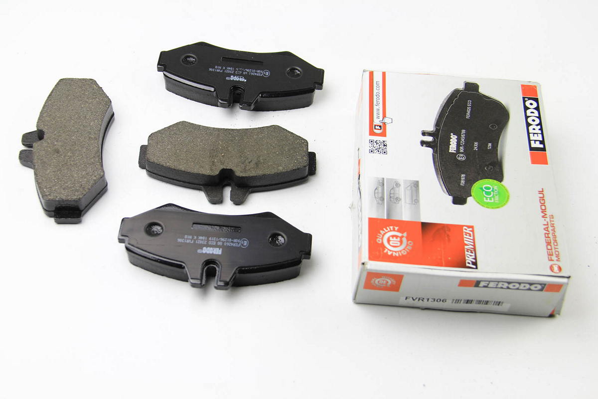 Тормозные колодки задние (BOSCH, 126x65x19мм) VW LT 28-35 1996-2006 FVR1306 FERODO (Великобритания) Тормозные колодки задние (BOSCH, 126x65x19мм) VW LT 28-35 1996-2006 FVR1306 FERODO (Великобритания)