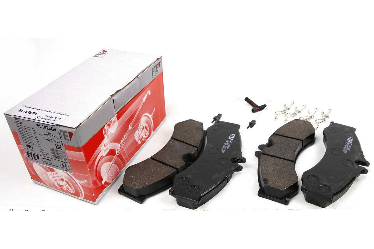 Тормозные колодки задние с датчиками (со сдвоенным колесом) VW LT 46 1996-2006 BL1926B4 FTE (Германия)