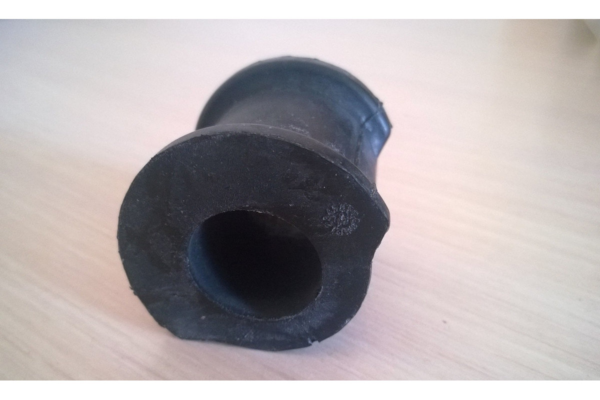 Втулка заднего стабилизатора внешняя (D=23mm) VW Transporter T5 03- 90-700-024 BSG (Турция) Втулка заднего стабилизатора внешняя (D=23mm) VW Transporter T5 03- 90-700-024 BSG (Турция)